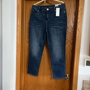 NWT Chico’s so slimming girlfriend ankle jean size 2
